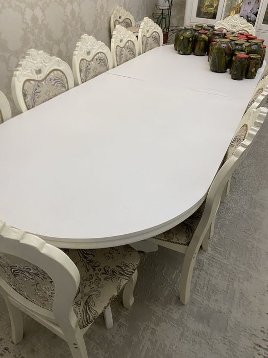 Продам  Стол и стулья