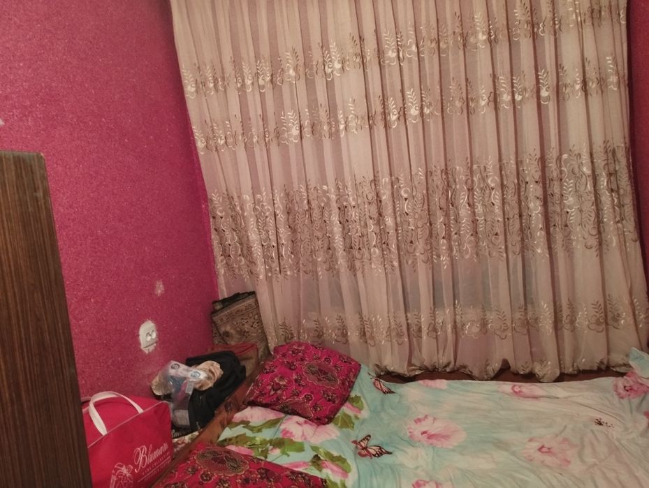 Уй сотилади 3хонали