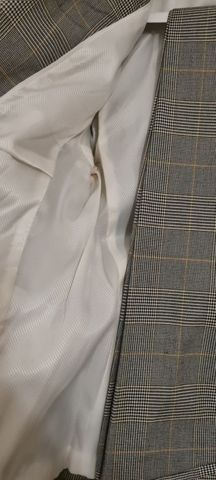 Costum H&M, sacoul marimea 36, Pantalonii mărimea 34