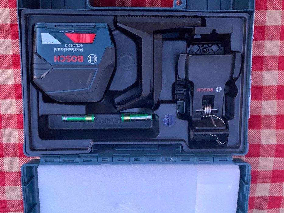 BOSCH GCL 2 - 15 G/ лазерен нивел, зелен лъч/в куфар/
