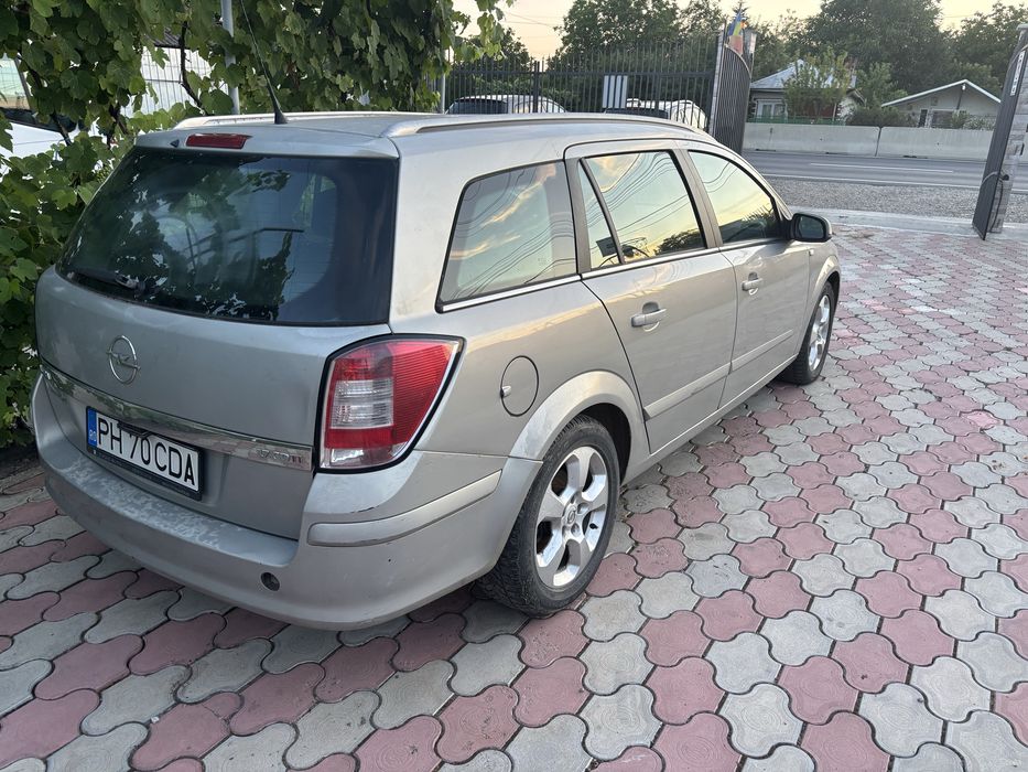 Dezmembrez  opel astra h 1.7 cdti an 2007