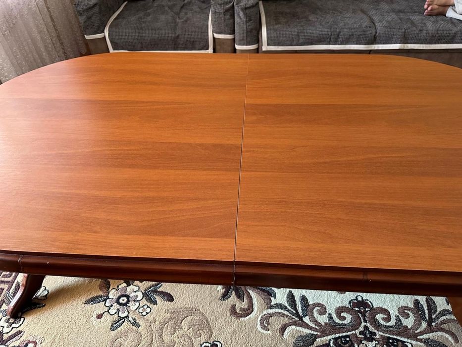 Продам стол дерево