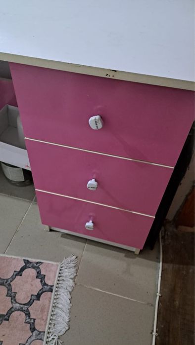 Детский стол розовый