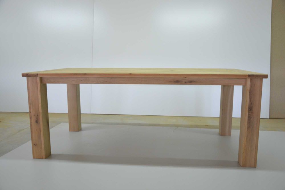 Масивни дъбови маси