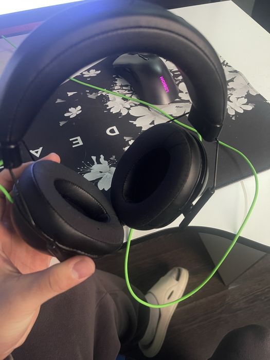 Продаю игровой Сет моник стол кресло девасы