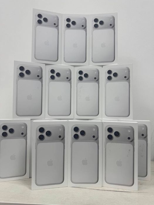 Iphone 17max silver