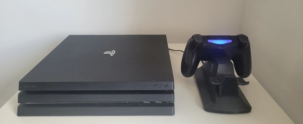 PlayStation 4 Pro 1TB (PS4 Pro)