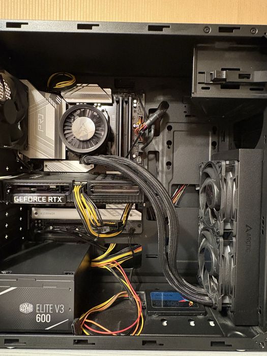 Геймърски компютър/Gaming pc - Ryzen 7 7800X3D | RTX 3060 12GB | 32GB DDR5 | Отлично състояние