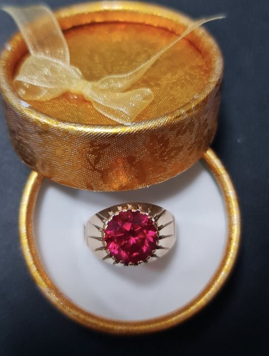 Золотое советское кольцо 583 пробы с рубином