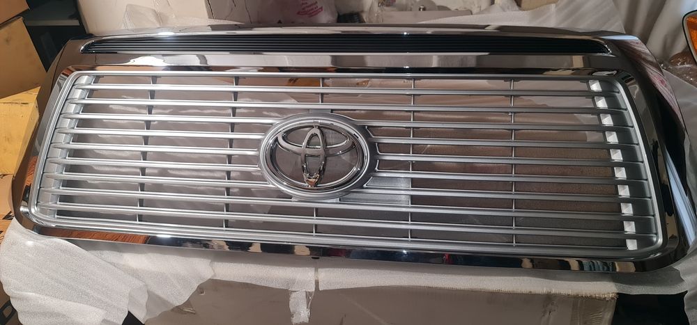 Решетки капота Тойота Тундра-Секвойя