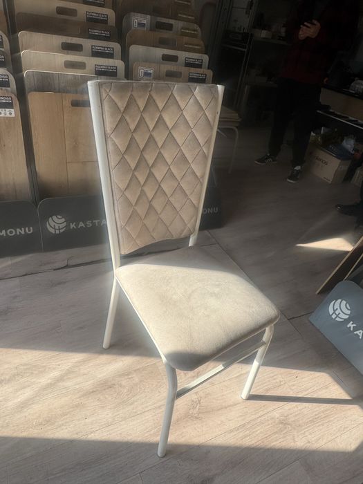 Стулья беж цвета