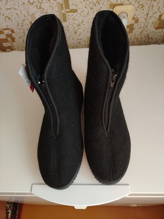 Продам войлочные зимние сапоги