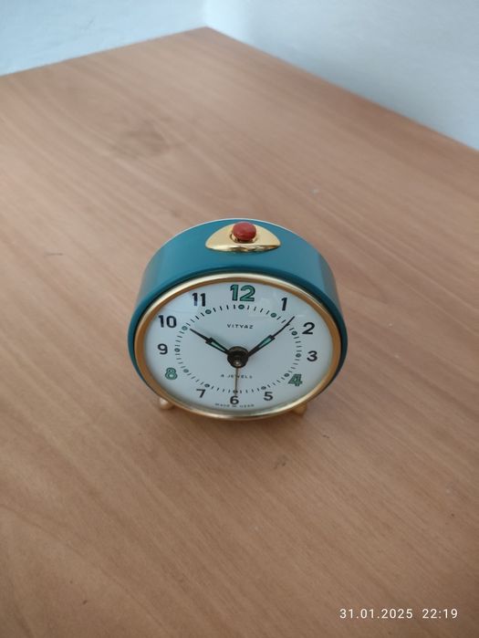 Настольные часы Витязь