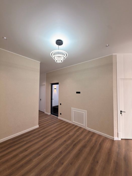 Продаётся Евродом в центре Сергели.