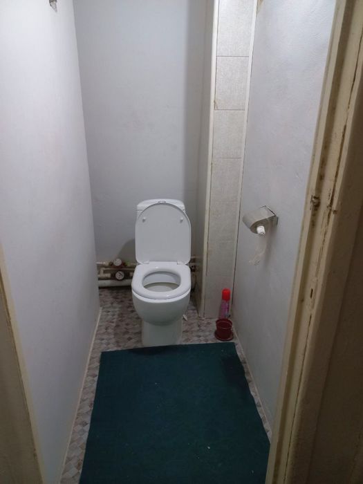 2/6/9 Рисовый базар Продается 2 комн квартира 63 кв Risoviy bozor