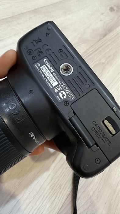 Продам Canon 100 d в полном комплекте