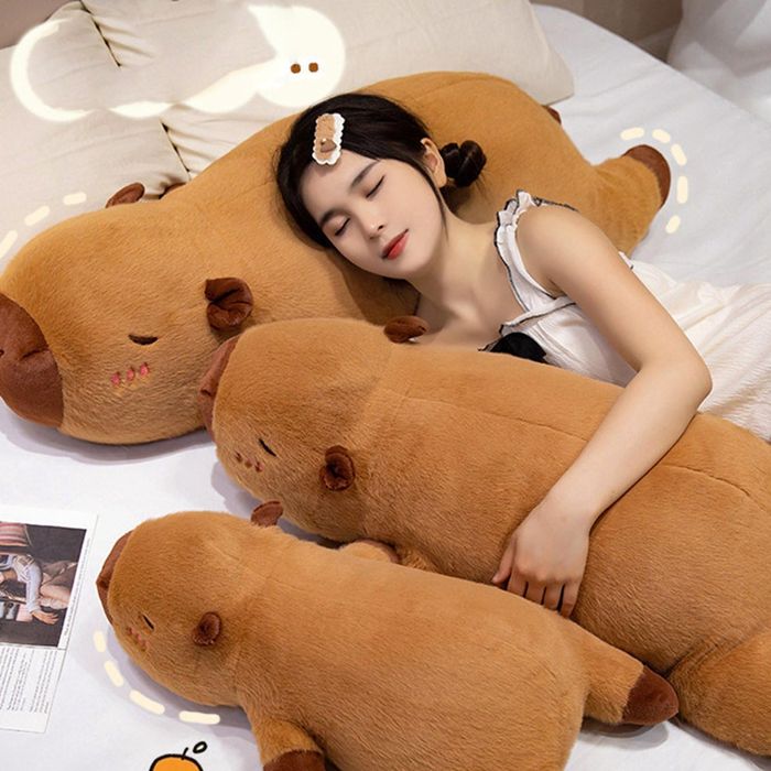 Плюшена възглавница капибара 70смсм