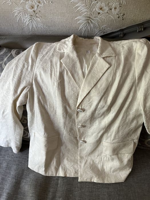 Красивая одежда на женщину, распродажа