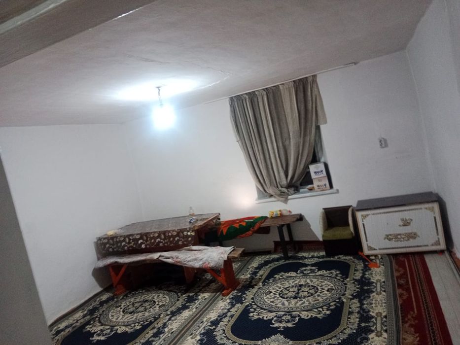 Үй сатылады қора жайымен