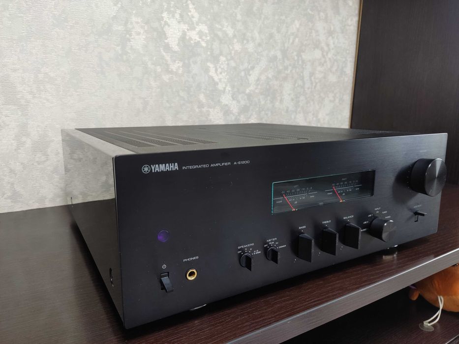 Усилитель Yamaha A-S 1200