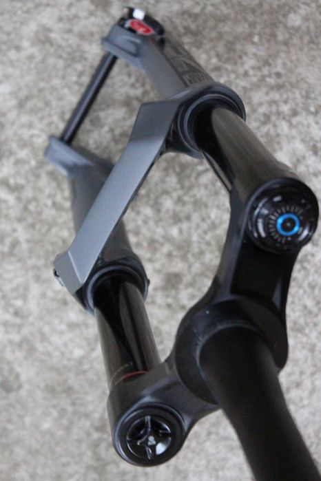RockShox ZEB Ultimate Charger 3 RC2 29" DebonAir+ 190mm Tapered Boost