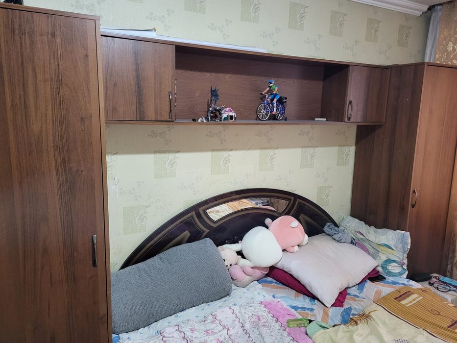 Спальня шкаф кровать