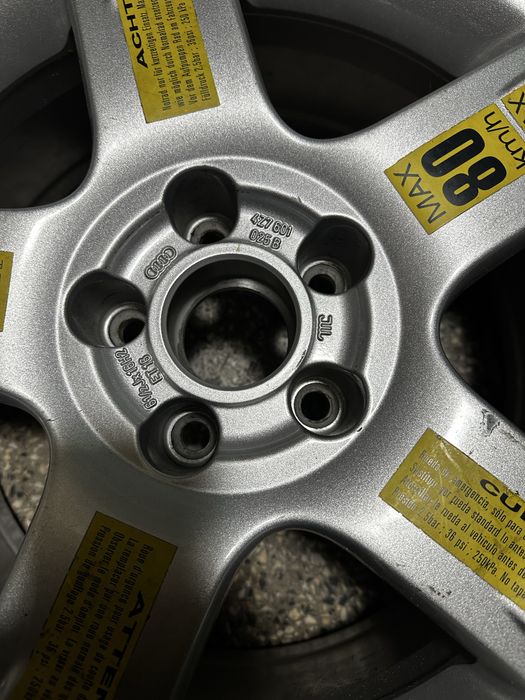 Бандажна сгъваема резервна джанта с гума.