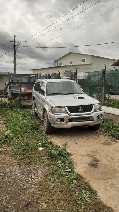 Dezmembrez Mitsubishi Pajero Sport