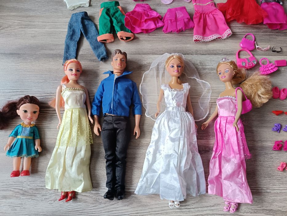 Barbie Куфар гардероб и кукли