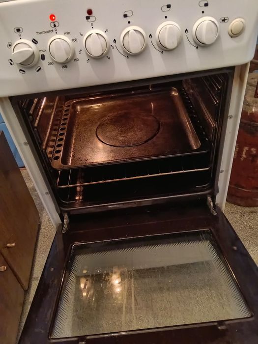 Продам газовую плиту