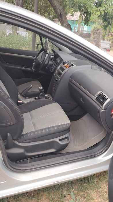 Vând Peugeot 407