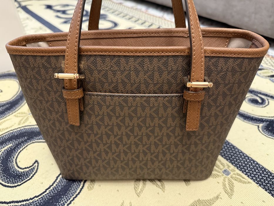 Продается оригинальная сумочка Michael Kors