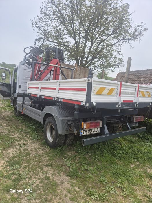 Mercedes Atego basculabil cu macara