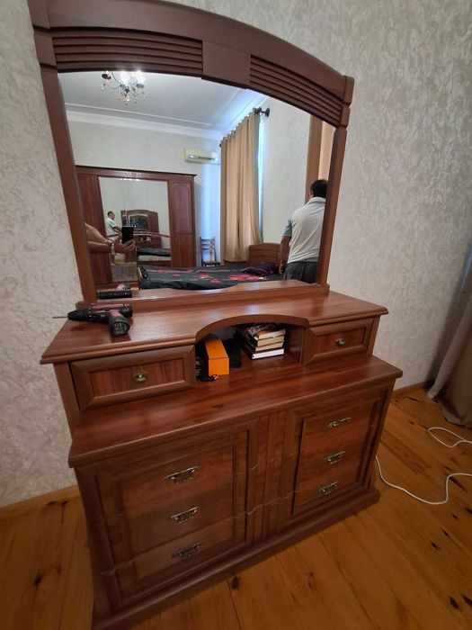 Продается спальный гарнитур