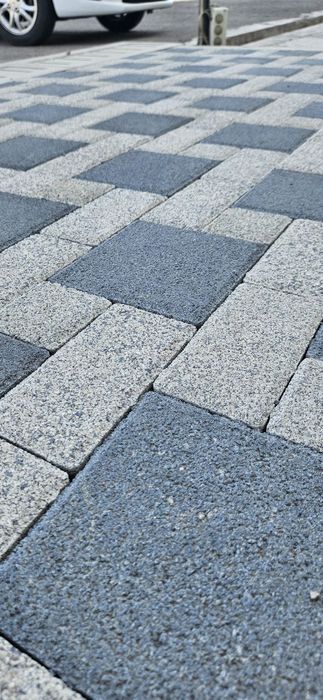 Брусчатка с поверхностью из мраморной крошки