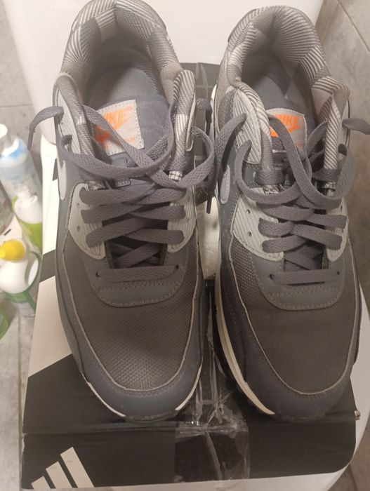Adidași Originali Nike Air Max mărimea 44 in stare foarte bună.