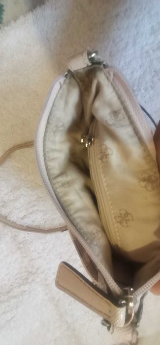Оригинална чанта Guess