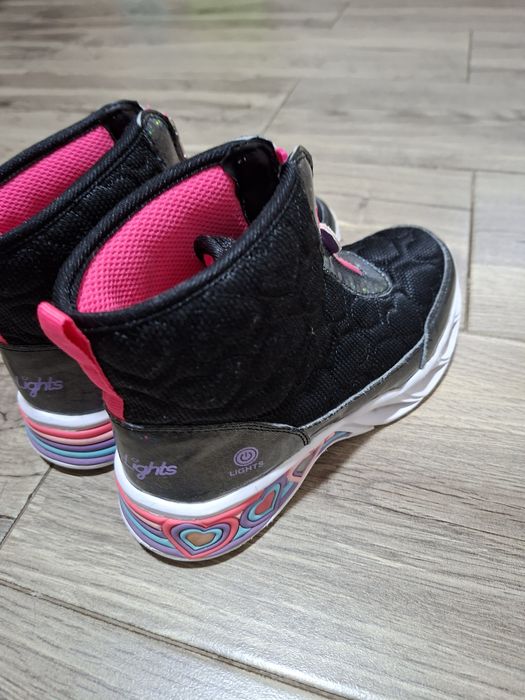 Ghete Skechers nr 31