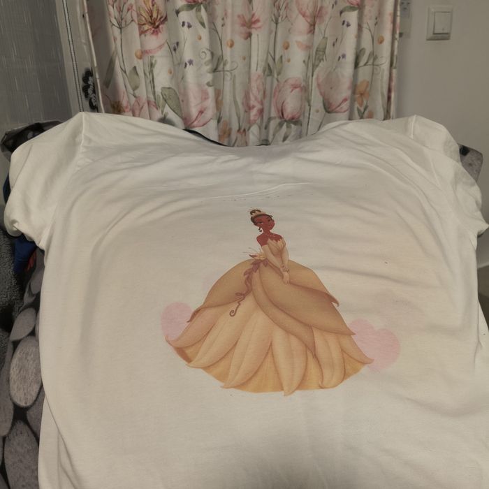 Căni și tricouri personalizate