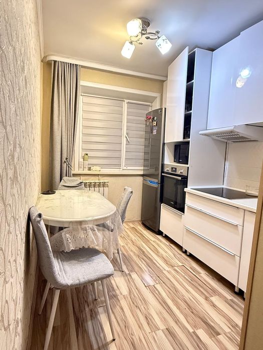 Продам квартиру, 4-х комнатную