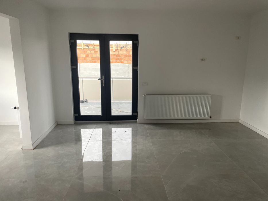 Casa individuala de vânzare-500MP Teren