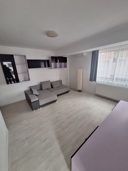 COMISION 0 proprietar . Inchiriez  apartament cu 2 camere cu parcare Valea Oltului