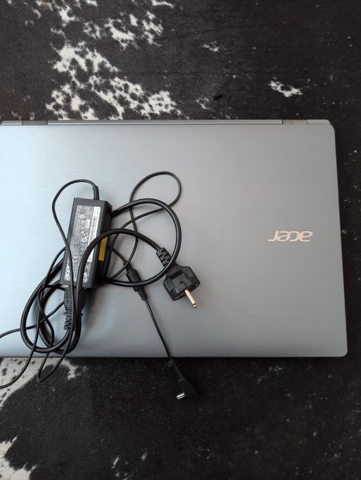 Laptop acer e5-731