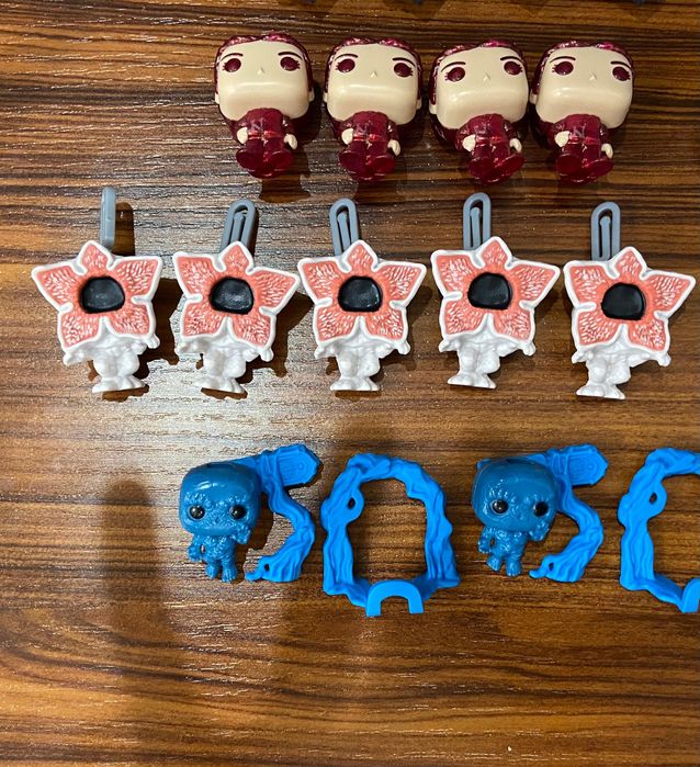Фигурки из kinder joy stranger things