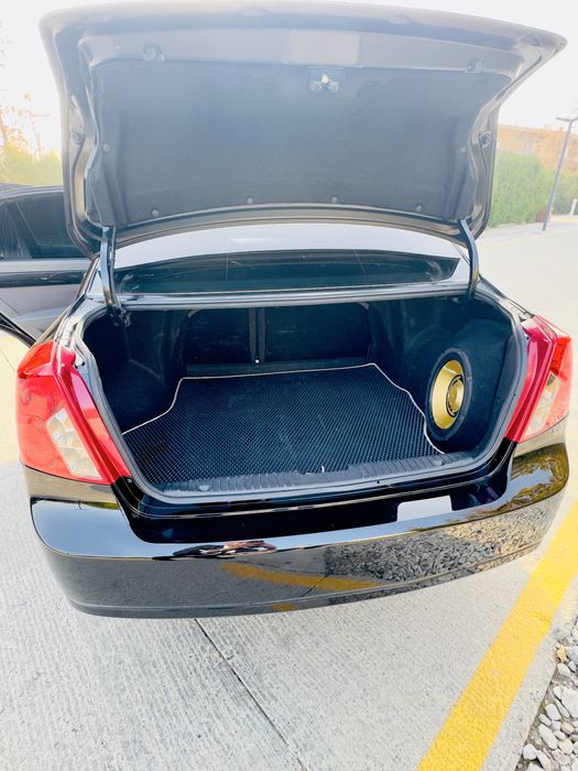 Прожается жентра черного цвета