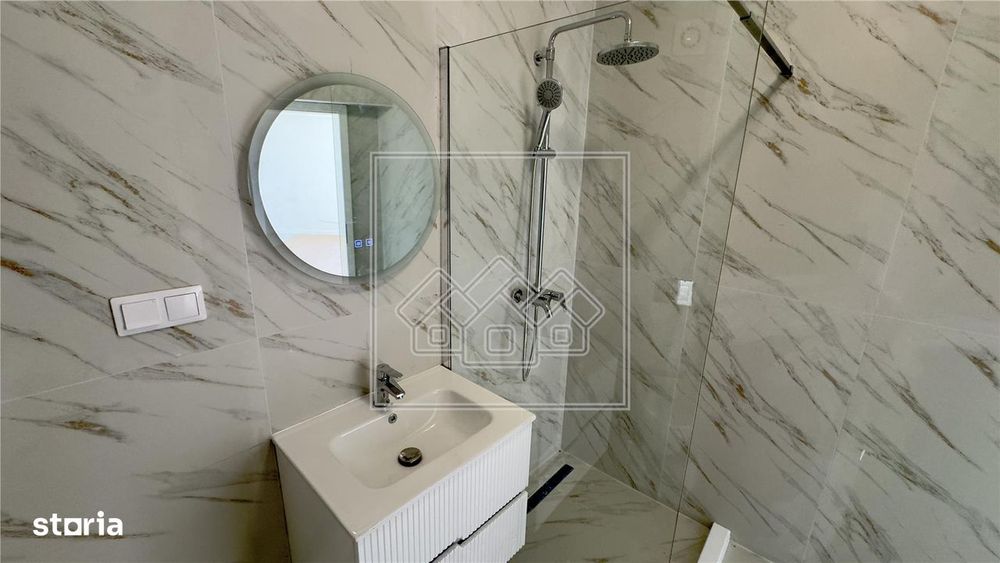 Apartament 2 camere, finisat la cheie, cu AC, jaluzele electrice si lo