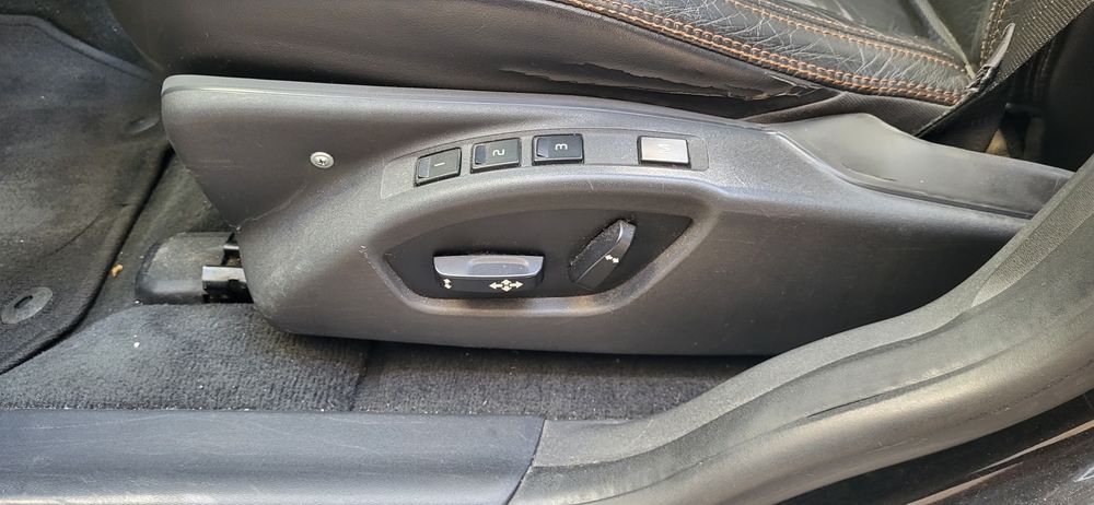Volvo Xc 60 R -Dising 2011 cu cutia avariata.