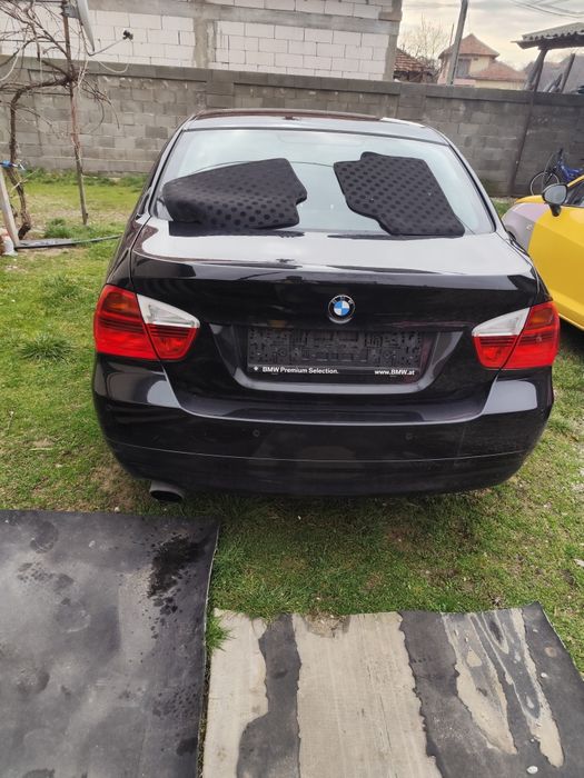 BMW e90 an 2008.
