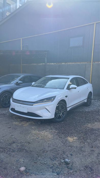 Byd qin L naxt va nasiya savdoga avtosalonda +garanty