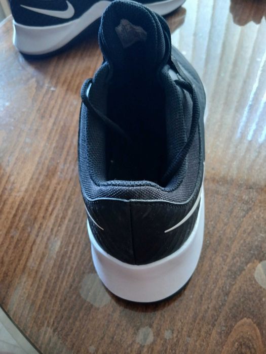 Продавам мъжки маратонки Nike